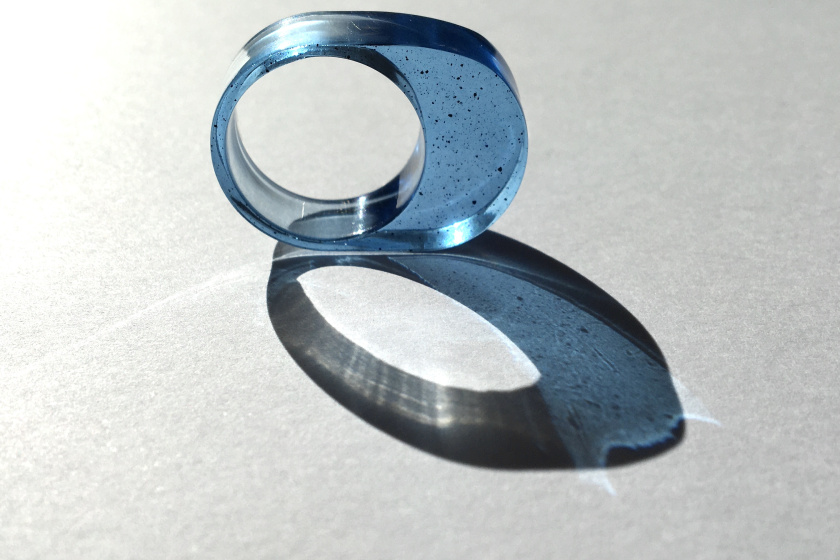 Indigo-resin ring